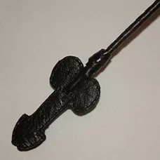 Длинный витой стек с наконечником в форме фаллоса - 85 см черный 