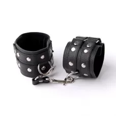 Чёрные наручники с клёпками черный 