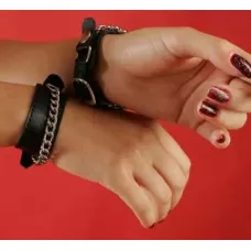 Декорированные цепочками узкие наручники черный 