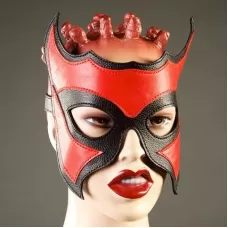 Кожаная маска-очки с красной вставкой красный с черным 