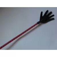 Короткий красный плетеный стек с наконечником-ладошкой - 70 см красный с черным 