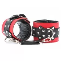 Красно-чёрные оковы из кожи красный с черным 