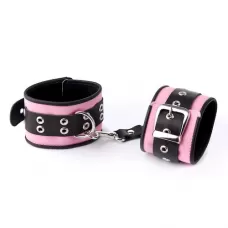 Розово-чёрные наручники с ремешком с двумя карабинами на концах розовый с черным 