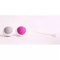 Вагинальные шарики разного веса в белом держателе серый с розовым 