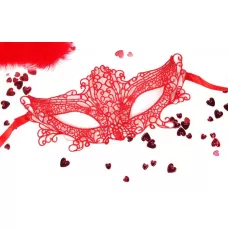 Красная ажурная текстильная маска  Марлен красный 