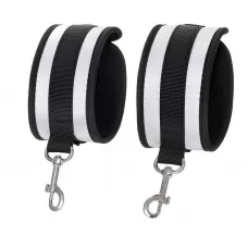 Серебристо-черные наручники Anonymo серебристый с черным 