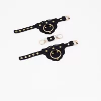 Черные наручники с золотистой фурнитурой черный с золотистым 