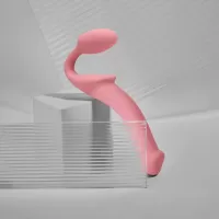 Розовый безремневой страпон Strap-on-me Semi-Realistic Bendable Strap-On size M розовый 