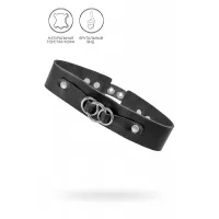 Черный чокер-ошейник со связанными кольцами на подложке черный 