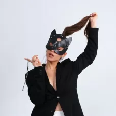 Эротический набор «Твоя кошечка»: маска и наручники черный с серебристым 