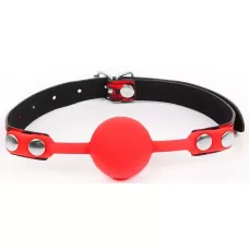 Красный кляп-шарик с черным регулируемым ремешком красный с черным 