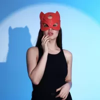 Оригинальная красная маска «Кошка» с ушками красный 
