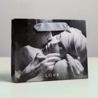 Маленький бумажный подарочный пакет LOVE - 15 х 12 см черный с серым 